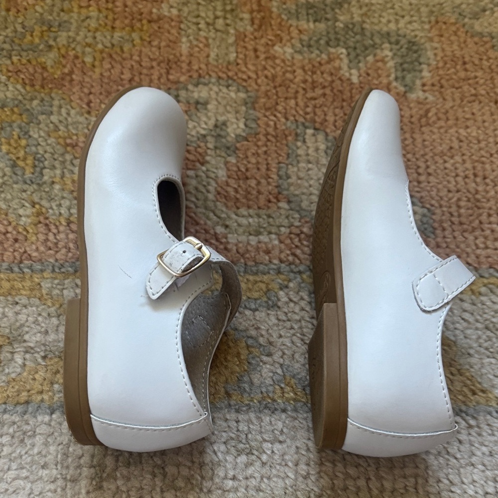 EUC Toddler Girls White Mary Jane Dress Shoes - Picture 4 of 6